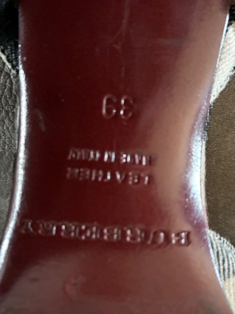 Burberry London Nova sling back kitten heel pumps. - Picture 7 of 14